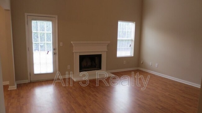 Foto del edificio - 4136 Ravenwood Ct