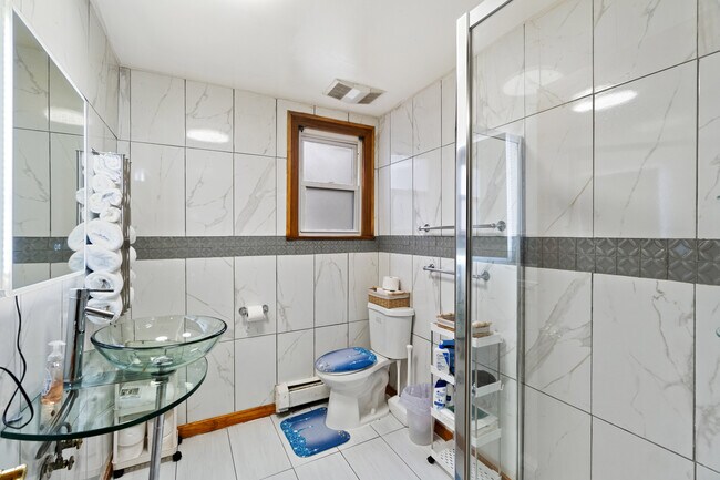 Foto del edificio - 92 W 52nd St