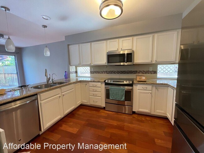 Building Photo - 3 br, 2.5 bath House - 1108 Vista Pointe Cir