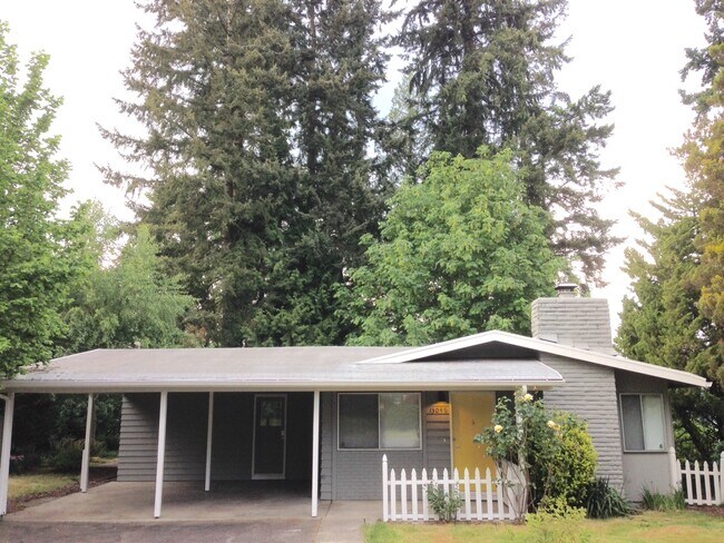 Building Photo - 13046 NE 88th ST