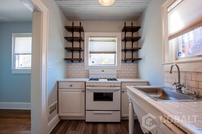 Building Photo - 499 Winton Terrace NE