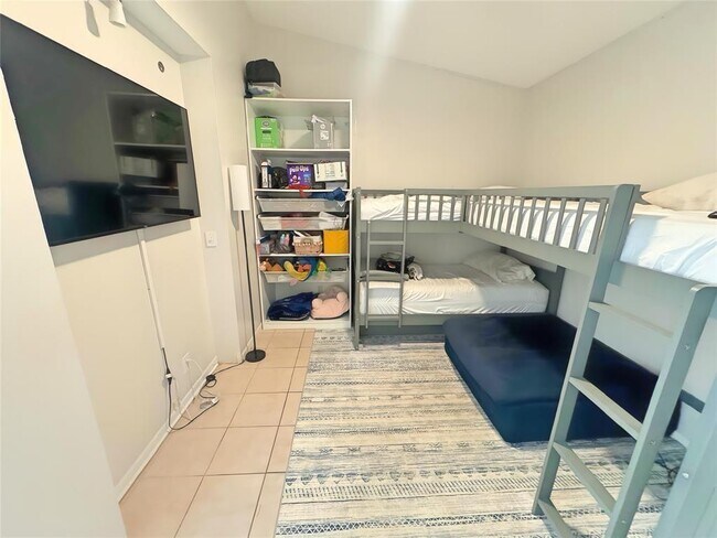Foto del edificio - 8007 NW 71st Ct