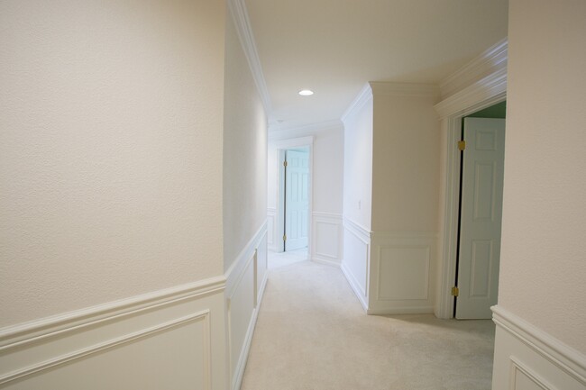 Foto del edificio - Stunning downtown Kirkland 2 bedroom Condo!!