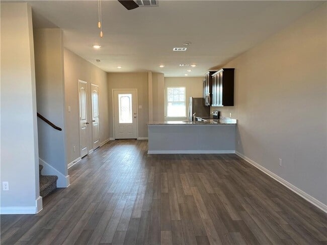 Building Photo - 261 Mount Vernon Way