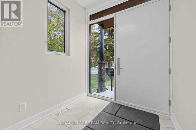 Photo du bâtiment - 498 Wentworth Ave