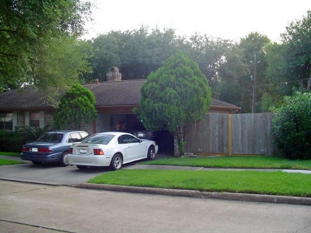 Building Photo - 6202 Wagonwheel Cir
