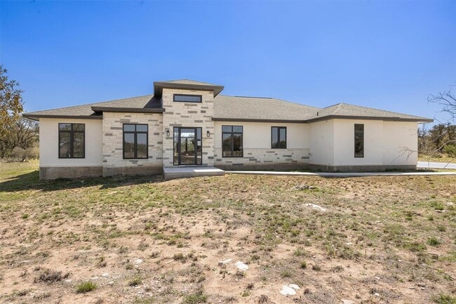 Building Photo - 333 Spicewood Trails Dr
