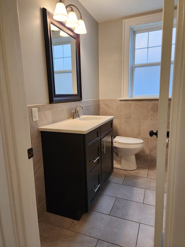 Building Photo - 7111 Dartmouth Ave