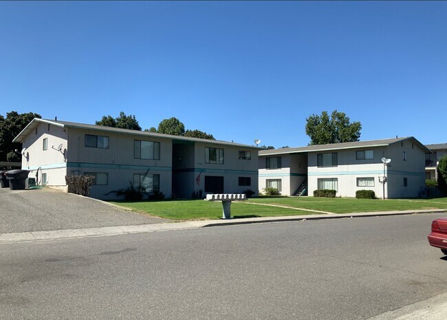 Building Photo - 2360 Hood Ave