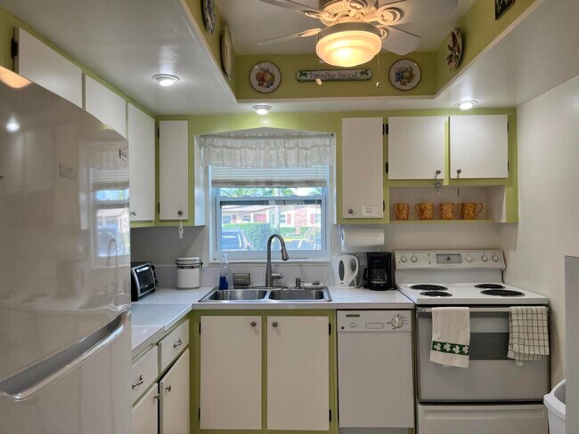 Foto del edificio - 2980 Crosley Dr E