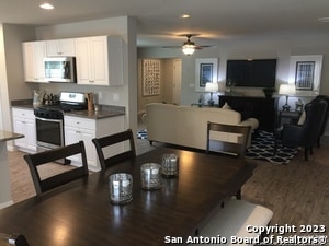 Foto del edificio - 10523 Legacy Cv