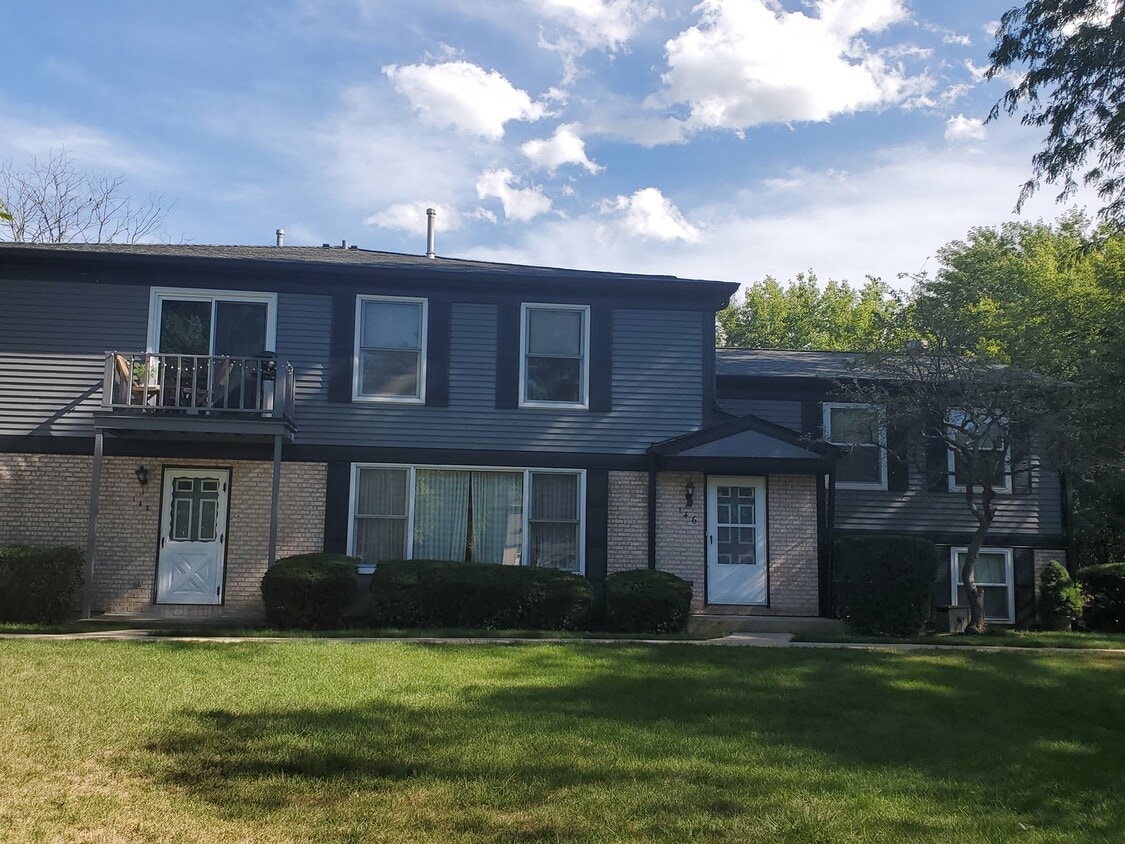 146 Inverrary Ln Unit D, Deerfield, IL 60015 Condo for Rent in Deerfield, IL