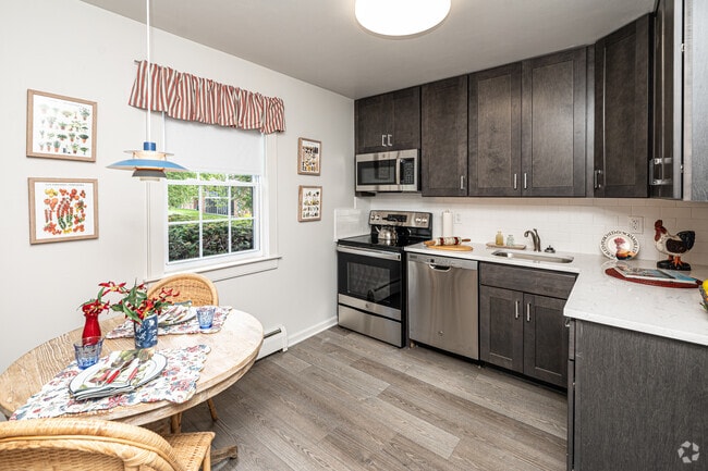 Building Photo - The Harbour Club