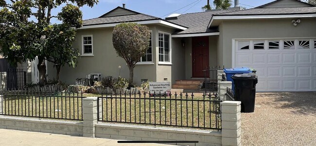 Newer paint and roof placed late 2021 - 5332 Mesmer Ave