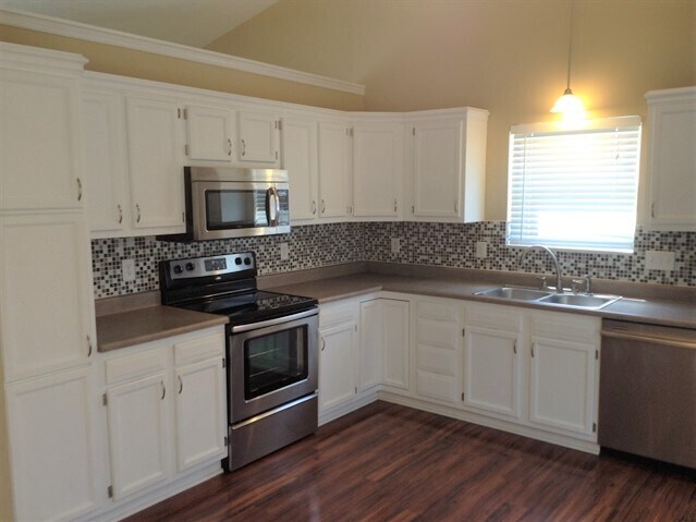 Foto del edificio - 391 Sherman Dr