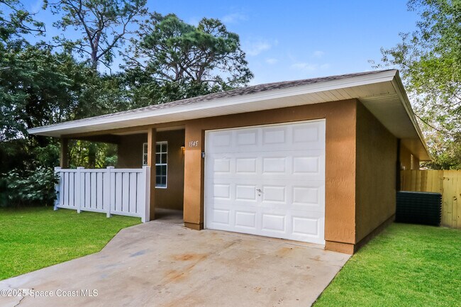 Foto del edificio - 1545 20th Ave SW