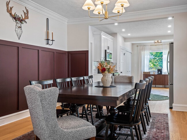 Building Photo - 18031 Larchwood Ave