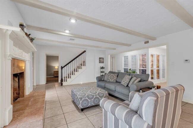 Foto del edificio - 24102 Northcrest Dr