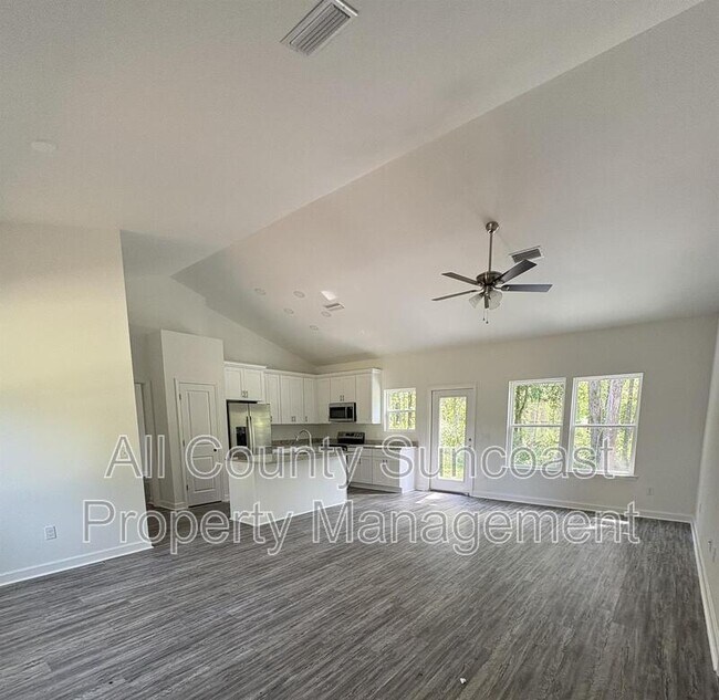 Photo - 555 Sunset Dr House