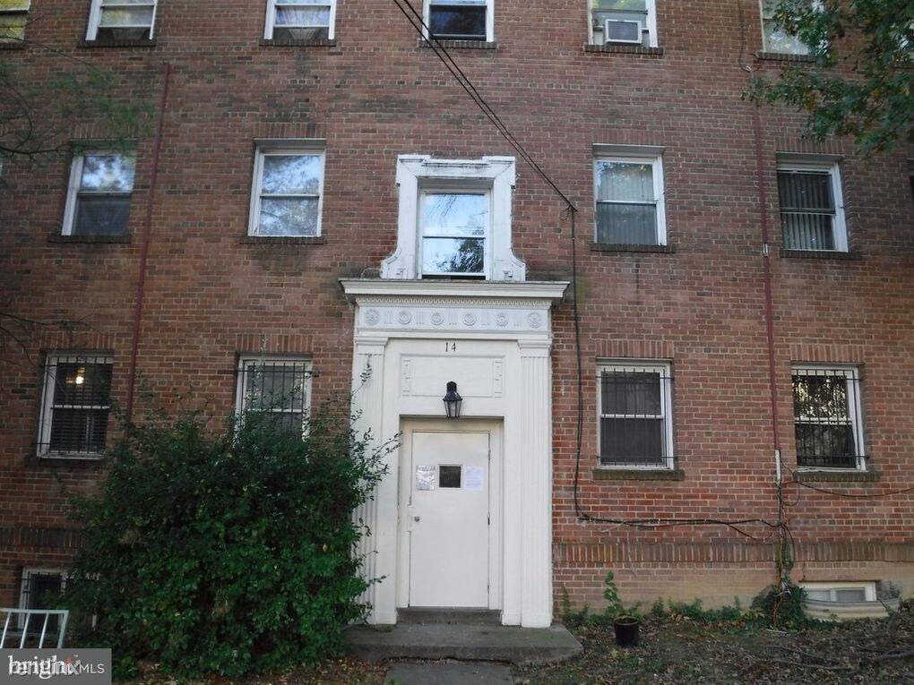 Primary Photo - 2 br, 1 bath Condo - 114 Danbury St SW # E