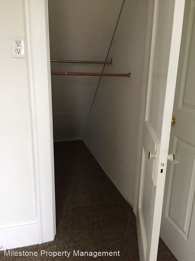 101 S Haynes Ave, Miles City, MT 59301 Room for Rent in Miles City