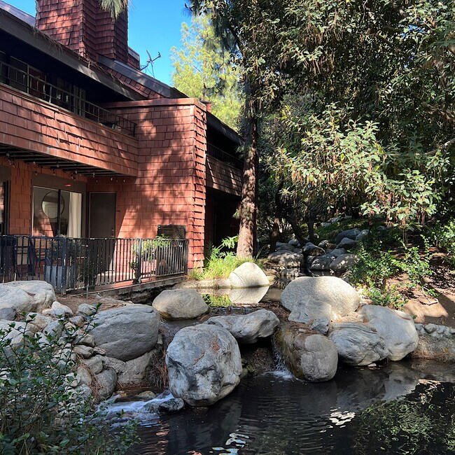 Building Photo - 388 S Prospectors Rd