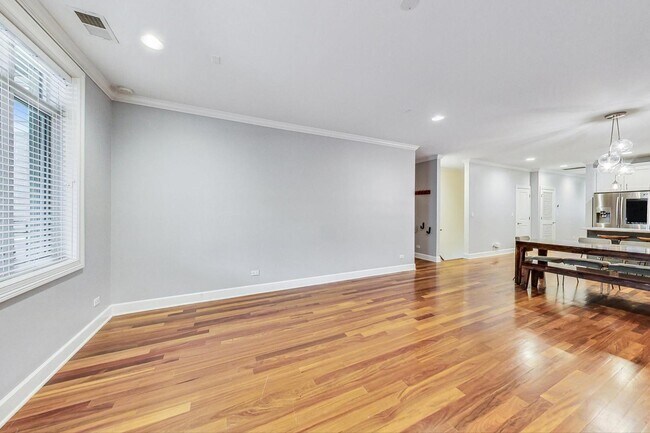 Foto del edificio - 1019 W Monroe St