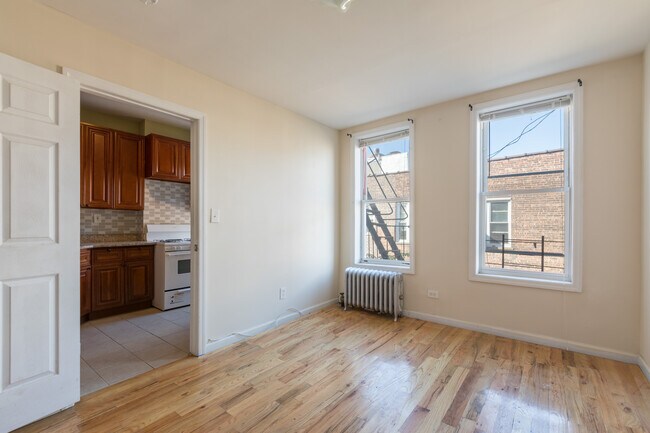 Building Photo - 1017 Sutter Ave