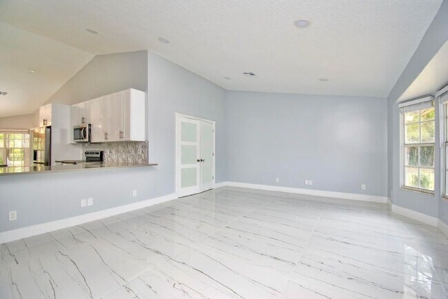 Foto del edificio - 14193 80th Ln N