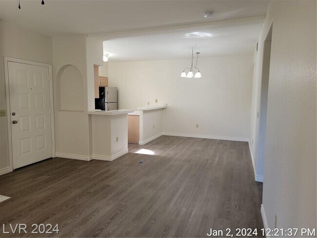 Foto del edificio - VERY DESIRABLE GREEN VALLEY 1st FLOOR UNIT...