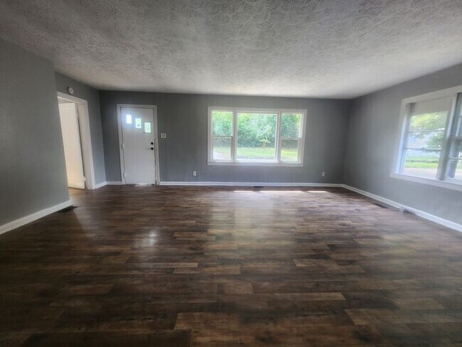 Foto del edificio - 2 Bedroom 1 Bath House on the Northside