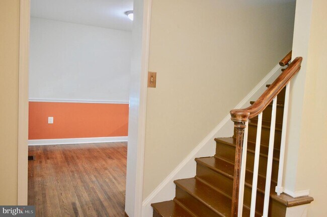 Building Photo - 7 Honey Brook Cir
