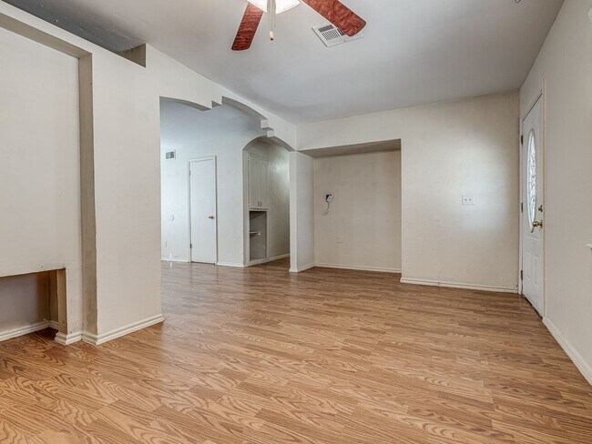 Foto del edificio - 3312 Gwendolyn Ln