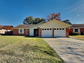 Building Photo - 2307 Romayor Ct