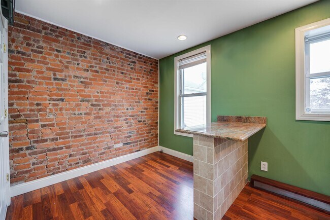 Building Photo - 122 W 22nd St