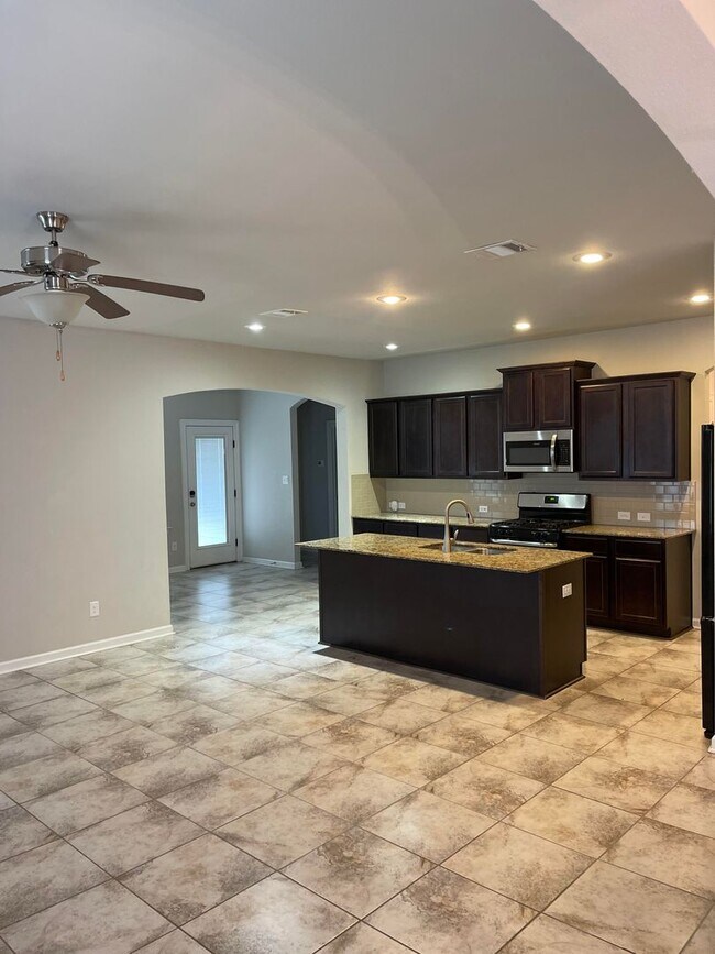Foto del edificio - 7798 Antebellum Ave