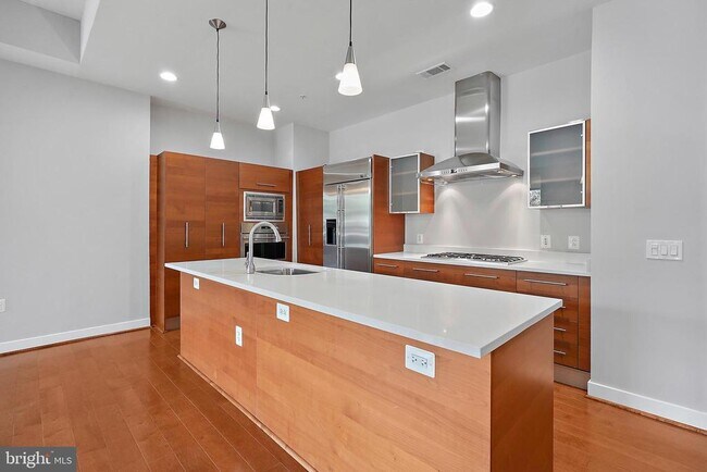 Foto del edificio - 12025 New Dominion Pkwy