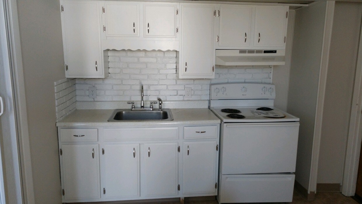 Primary Photo - 39 Pleasant St