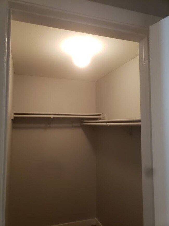 Foto del edificio - 1 BED 1 BATH IN THE HEART OF SUNRISE