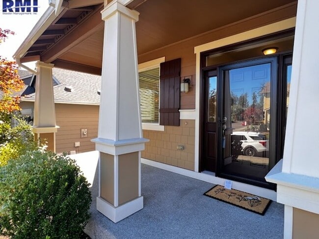 Building Photo - 11244 Borgen Loop NW