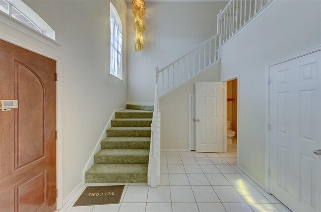 Building Photo - 1297 El Camino Village Dr