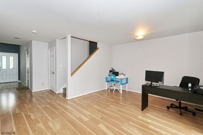 Foto del edificio - 160 Northfield Rd