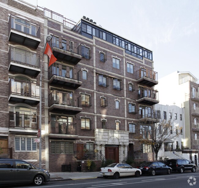 Foto del edificio - 800 Bedford Ave