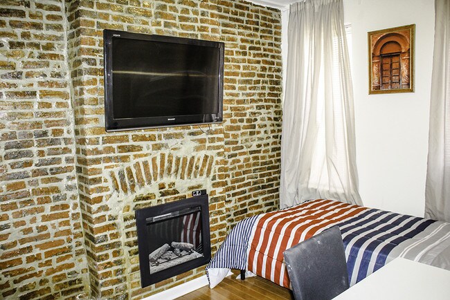 Building Photo - 1937 N Darien St