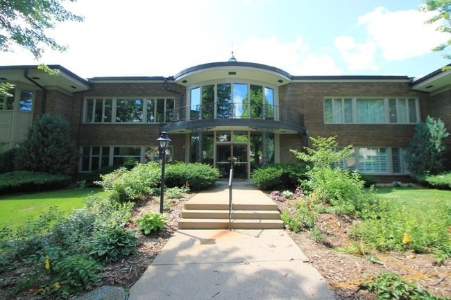 Building Photo - 3540 S James Ave