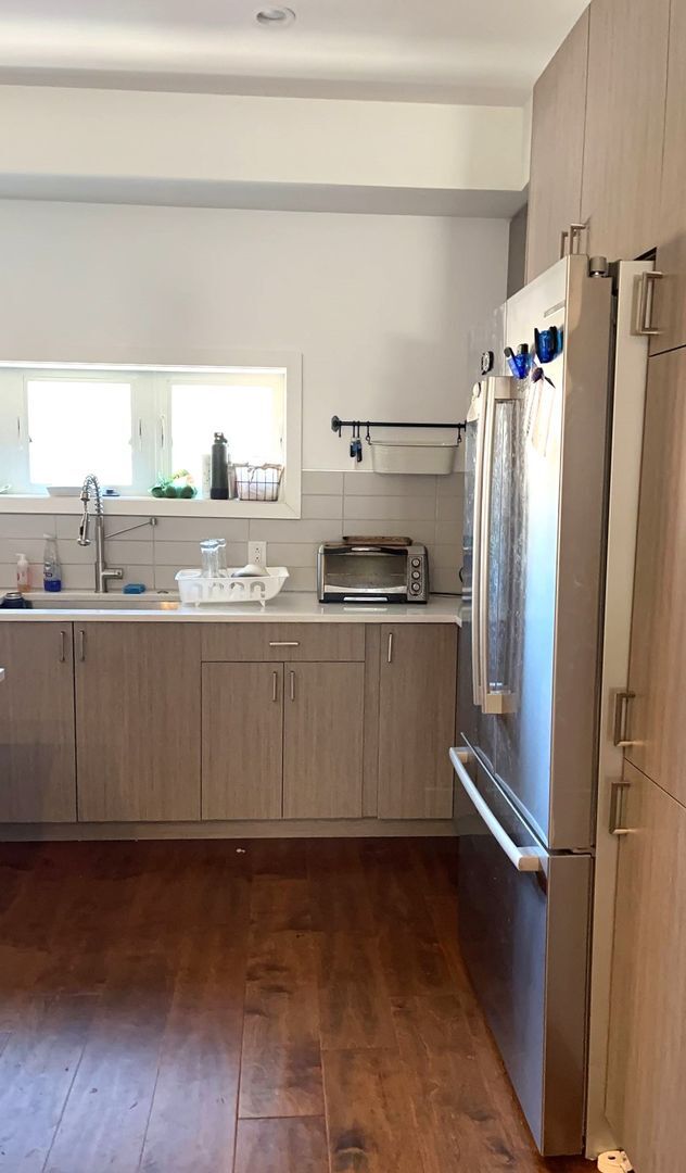 Building Photo - Stunning 4-Bedroom Townhome with One-Car G...