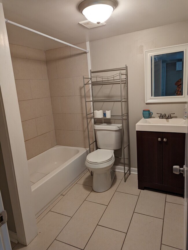 Foto del edificio - 1325 E 40th St