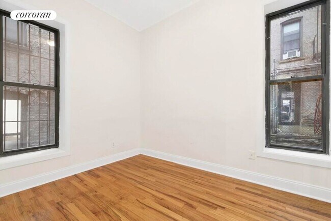 Foto del edificio - 526 W 123rd St