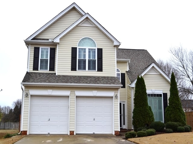 Foto principal - 200 Crossview Dr