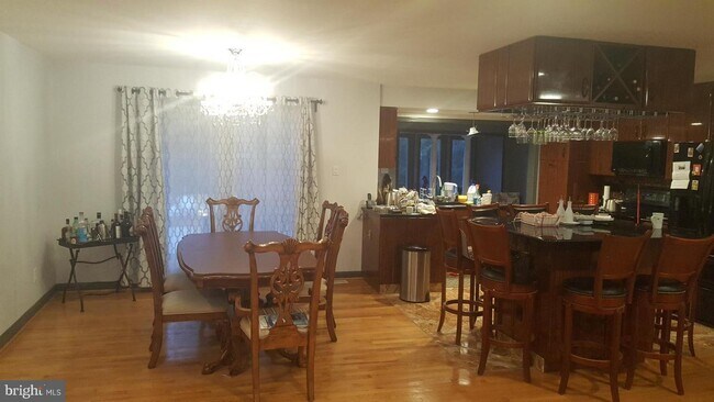 Foto del edificio - 8608 Bradmoor Dr
